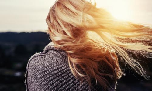 Враги волос: из-за чего выпадает шевелюра